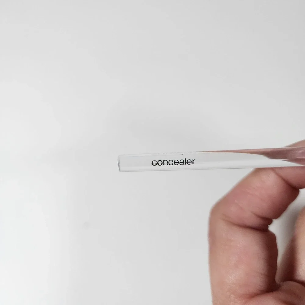 Clinique Concealer Makeup Brush - Precision Application & Blending Tool